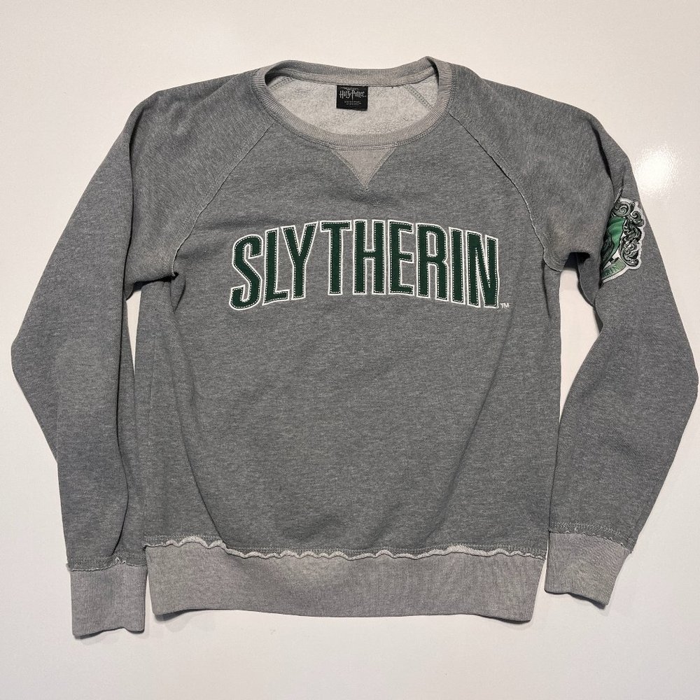 Harry Potter Slytherin Sweatshirt M Gray Pullover Crewneck Spellout Universal
